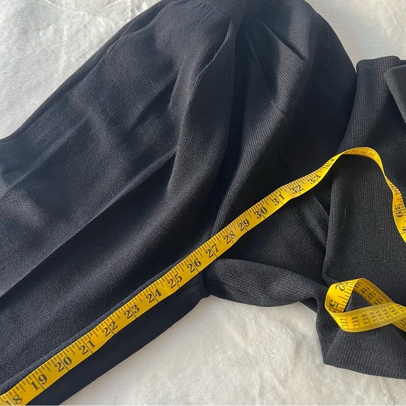 Vintage St. John Basic Santana Knit Crop Pants - Picture 8 of 9
